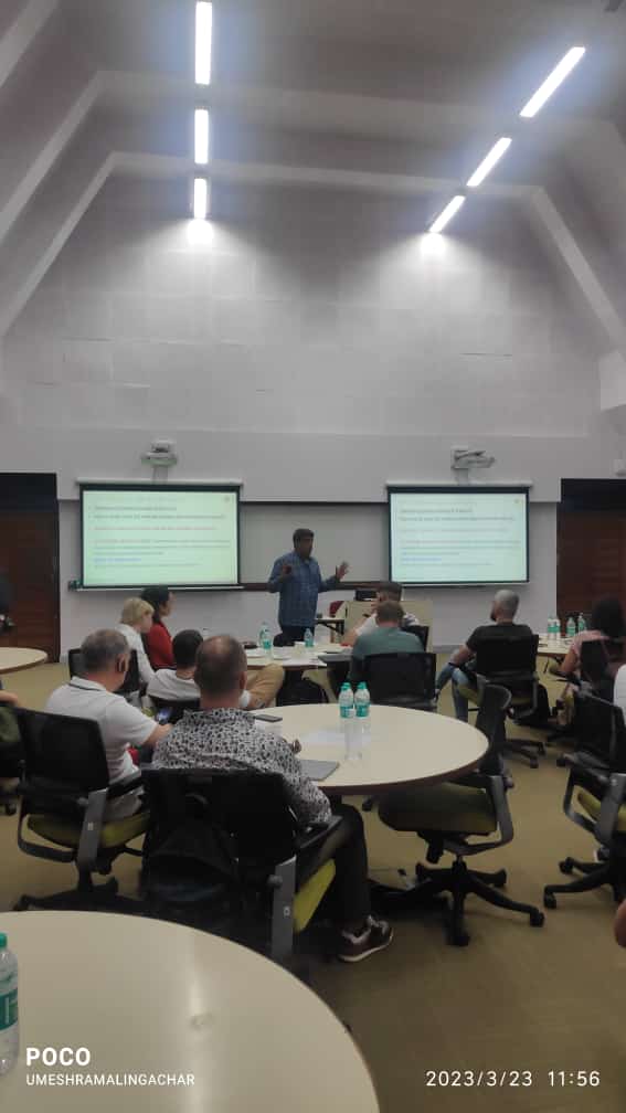 Umeshram's tweet photo. A power packed session with the Prof from IIMB & SK team ... Overflowing insights, stats and stories. India for sure is on a super trajectory 📈 Thank you Prof. Vasanthi Srinivasan and Mr.Sanjay Andaram. #iimb #sk #spicyrocket #aadhar #ocen #upi #ondc #digi #digitalsky #diksha https://t.co/ZSapTxKUHV