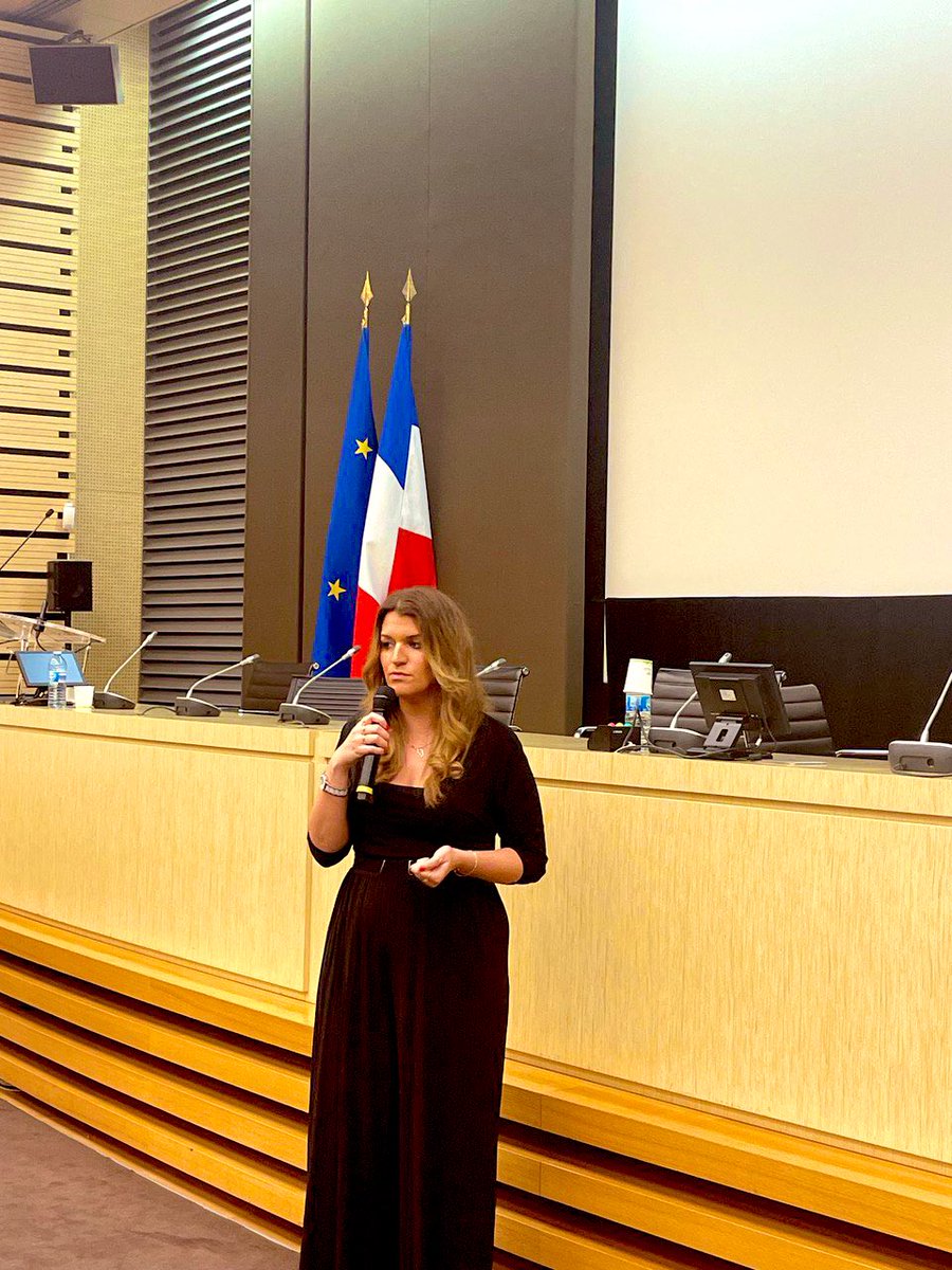 Véronique Riotton tweet media