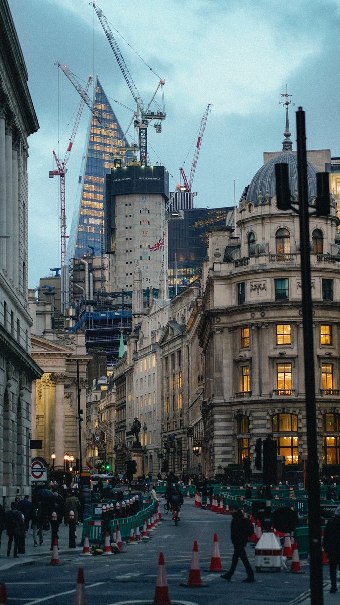 lamilogan's tweet photo. Been a minute 🇬🇧
Some power shots from the streets of London 

#London #cinematic #film https://t.co/tsGq38lG98