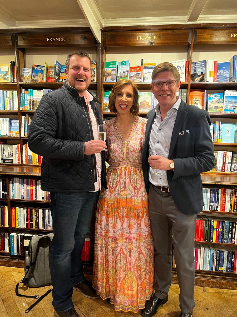 drlouisenewson's tweet image. Wow. What an amazing evening 🥂

Last night I lived out one of my dreams - to hold a book launch event in @Dauntbooks 

Huge thanks to everyone who has supported me so far! I am blown away by the response to my book and I hope this is the start of change for women everywhere