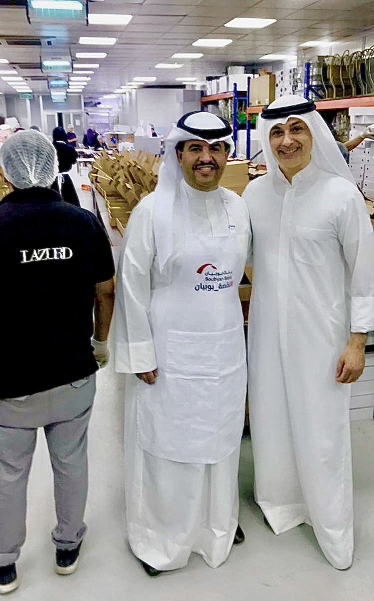 كل سنة بشهر رمضان يبادر دعيج الصباح بتوزيع الوجبات الغذائية على المساكين والمحتاجين. 
يروح بنفسه الي مناطق العمالة البسيطة ويوقف بعز  الحر مع اخوانه المتطوعين ورجال الداخلية المنظمين الي وقت صلاة المغرب ويتفطر مع الجميع
انسان متواضع محب للخير و ابتسامته ما تفارقة
رحمة الله عليه