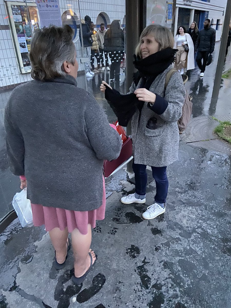 Merci à vous tous qui avez permis à notre association <a href="/FetedesVoisines/">La Fête Des Voisines</a> de collecter des sous-vêtements féminins neufs pour effectuer notre première maraude « culottée » dans les rues de <a href="/Mairie12Paris/">Mairie du 12e</a> Les besoins sont immenses, nous poursuivons ! Avec <a href="/AutourBaleine/">Autour de la Baleine</a> ⭐️⭐️⭐️