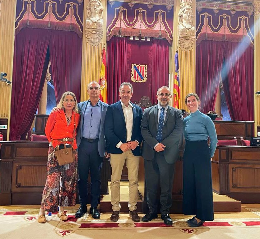 JuanMaGomezCs's tweet photo. 🏛️ #ComSalut recibe la comparecencia de la jefa servicio @HematoHUSE y la asociación @AEAL_ para exponer, a iniciativa de @CsBaleares conjunta con los grupos @ParlamentIB, la implementación del plan nacional #terapiasavanzadas CAR-T en #IllesBalears y sus retos 🏥
🟠 #PorLosTuyos https://t.co/qwidsYWagZ