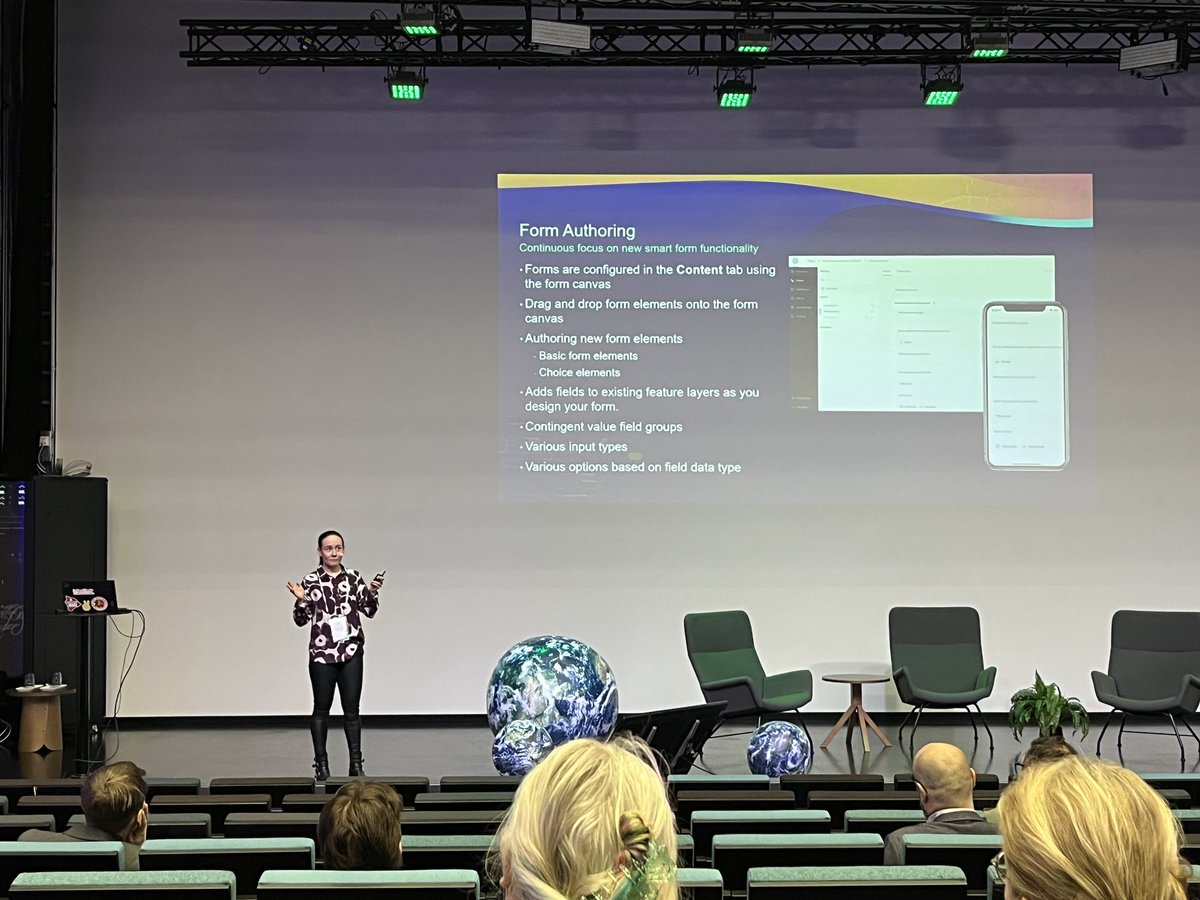 . <a href="/EsriFinland/">Esri Finland</a> käyttäjäpäivät, kakkospäivä. <a href="/sepaavil/">Sanna Paavilainen</a> toimii liikkuvan työn tukena