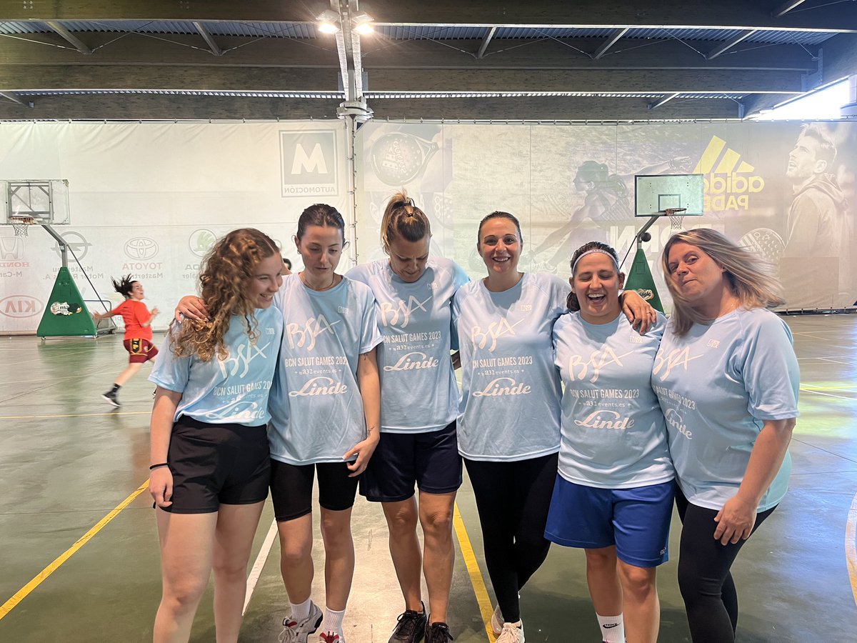 bcnsalutgames's tweet photo. L’equip de #basquet3x3 las pitufas motivadas de @BSABadalona als @bcnsalutgames 2023. Participen per #ferpinya #vidasaludable i #solidaritat amb la @LaMaratoTV3_SVH
👍👏👍👏🏆🏆🏆🏆👍👏👍👏👍 https://t.co/wBV1Xz5i7g