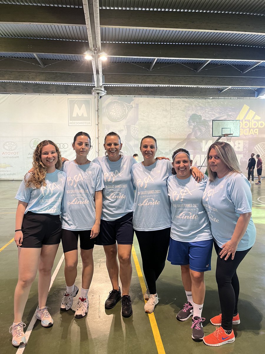 bcnsalutgames's tweet photo. L’equip de #basquet3x3 las pitufas motivadas de @BSABadalona als @bcnsalutgames 2023. Participen per #ferpinya #vidasaludable i #solidaritat amb la @LaMaratoTV3_SVH
👍👏👍👏🏆🏆🏆🏆👍👏👍👏👍 https://t.co/wBV1Xz5i7g