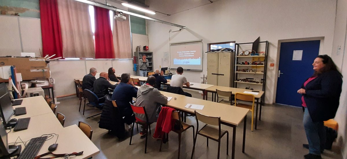 Aujourd'hui lancement  #Formation Installation panneaux #photovoltaïques avec les 2 réunions #candidats au <a href="/GretadeGrenoble/">GRETA DE GRENOBLE</a>
➡️ 28 personnes attendus 
✅ 11 présentes ce matin 
La suite cet après-midi et rdv le 28 pour le job dating #entreprises 
<a href="/BeatriceBonfils/">BONFILS Béatrice</a> <a href="/digital_solaire/">AuRA Digital Solaire</a>