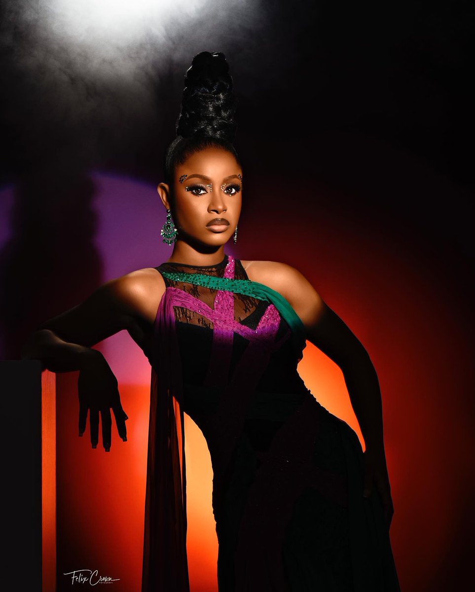 zenmagafrica's tweet photo. Bella Okagbue with that fierce and fabulous look 💜💚

👩🏽‍🦱 @bella_okagbue 

#ZenMagazine #BellaOkagbue https://t.co/WuDCRQX8QO