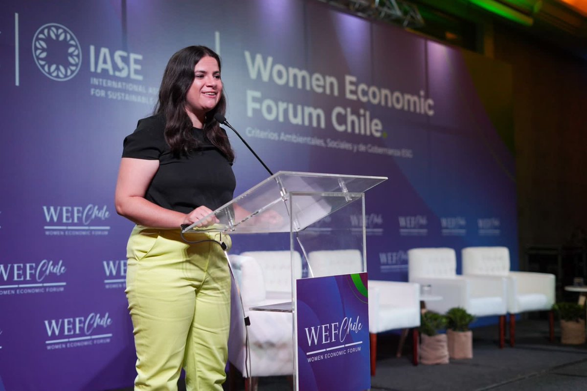 MinMujeryEG's tweet photo. ➡️ En busca de incentivar la participación de las mujeres en los mercados laborales internacionales 👉🏻ministras @totiorellanag y @MarcelaHernando de @MinMineria_cl participan del 4° Encuentro del @WEFChile 💫 https://t.co/BBBGeuv7D8