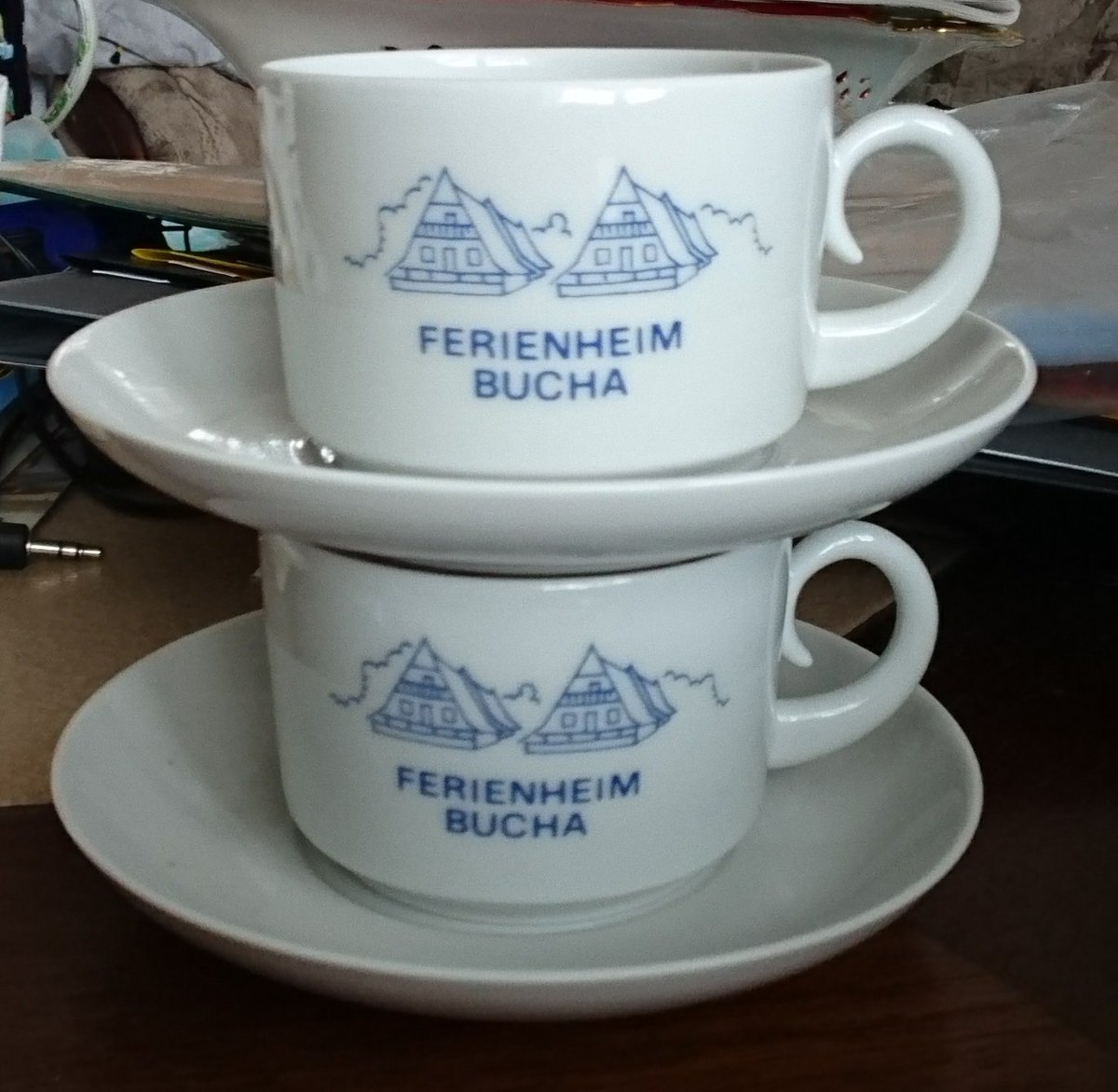 Na_So_Nicht's tweet photo. Was Leute so alles haben.
#Kleinkram #Wohnungsauflösung
Jemand Interesse?
Das rechts sind wohl die kleinsten Tassen wo gibt. 😳
#Bucha #SteinbachHallenberg #Hallenburg #wish2hand❓ https://t.co/52grIvlmwY