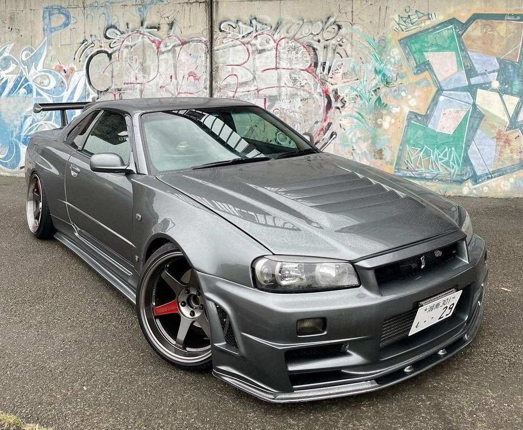 nissan skyline grey