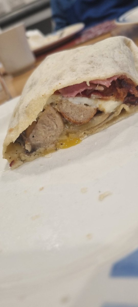 Claire78028760's tweet photo. Mmmm yummy yesterday's breakfast wraps went down a strom all low fat ingredients used aswell 😋  #therapyteam #teamprospect @AtherleighP @GMMH_NHS https://t.co/n7m3sPpCgk
