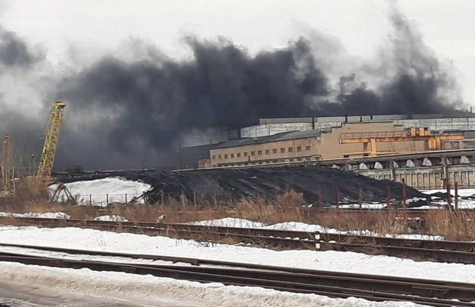 Feher_Junior's tweet photo. In Russia, the Yaroslavl Motor Plant caught fire, Russian mass media
The plant is one of the largest manufacturers of engines and other spare parts for military equipment.
#RussiaIsATerroristState https://t.co/nIiGetRJ7c