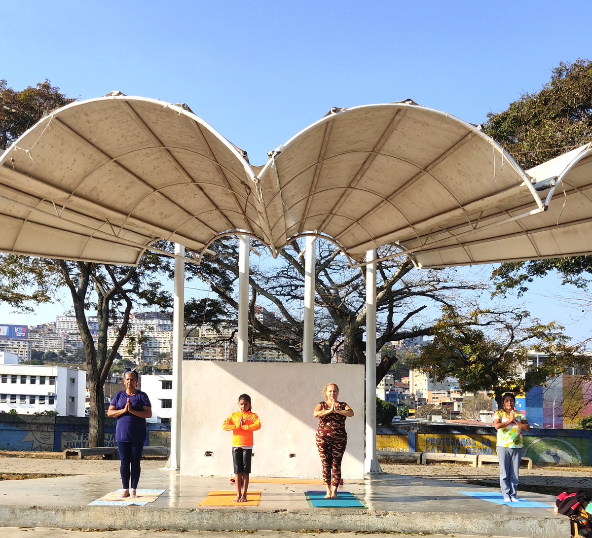 yogaysaludable's tweet image. #Yoga es una maravillosa herramienta para mantenerte saludable y sobretodo equilibrado
Estamos #todosLosSabados en Parque del Oeste
Sector Anfiteatro
De 8 a 9:30 am
@traffiCARACAS
@maraton_CAF 
@Caracascuentame 
@todossomospolar 
@catia_posible
@VocesdeCatia
@RCR750
@LaMega107