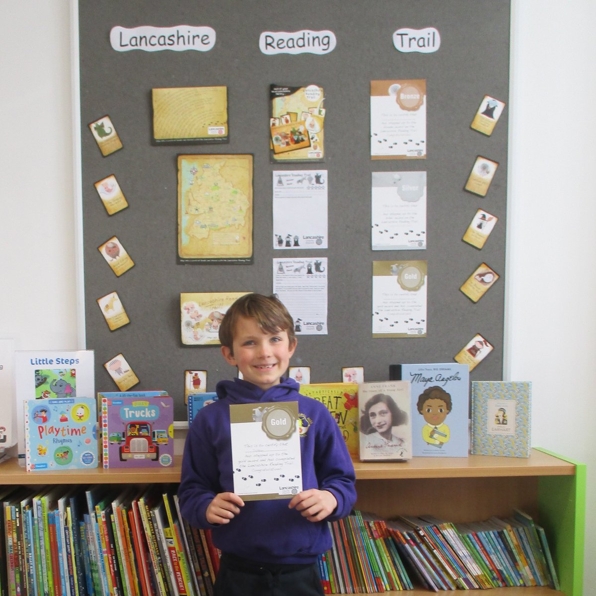 LancsLibraries's tweet photo. 🎉Congratulations! 
Everyone at #LythamLibrary is so proud of Tristan for reading 50 books and getting his Lancashire Reading Trail Gold Award. 
#LancsReadingTrail https://t.co/lr0U5UwQ6x