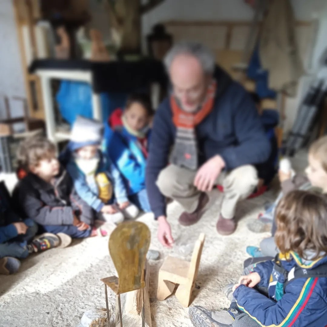 Des d'aquí el nostre petit homenatge #Dimitri #Coppola
Petites guspires de la teva llum creixeran acompanyant els infants de l'escola.
Gràcies per tot i per tant.
El teu art i saber als nostres cors per sempre 💫 #Perafita