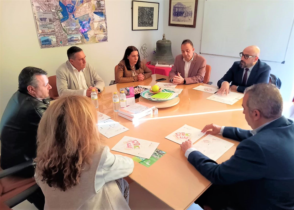 OndaCeroCoslada's tweet photo. #SanFernandoDeHenares -Afectad@s por L7B Metro
Hace unos días @jordi_canyas eurodiputado visitó como hizo @crismaestre la zona O por L7B Metro
Recibido en @Ayto_SFH por @JaviCorpa alcalde y después recorrió con @paml7b.....
https://t.co/H5y5iHoyxe
Fotos @OndaCeroCoslada 102.0 FM https://t.co/gS8SKmrJZl