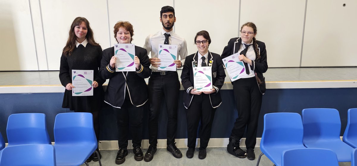 BaldragonDYW's tweet photo. So proud of this group of young people who have graduated π from the @CareerReadyUK programme #ScotGrad23 https://t.co/iUor3JvhXw