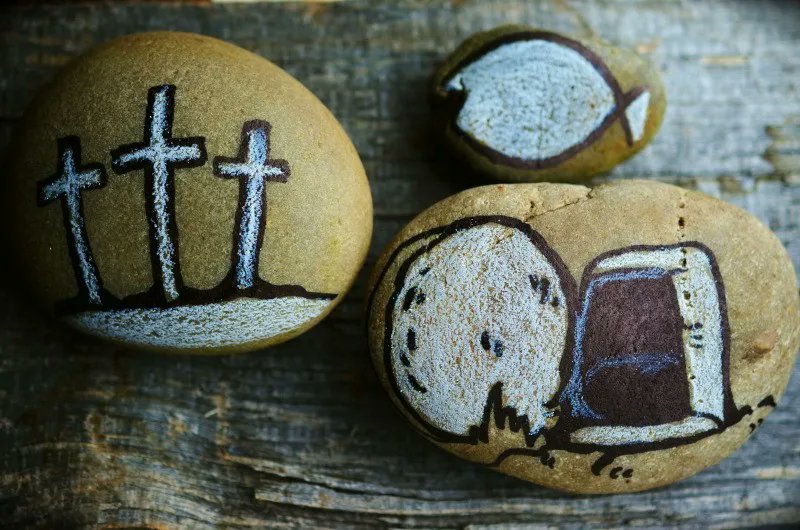 Good Friday is only a couple of weeks away. How do we share this difficult piece of history with our very youngest children? Becky has some tips for you right here: parentingforfaith.brf.org.uk/post/good-frid…