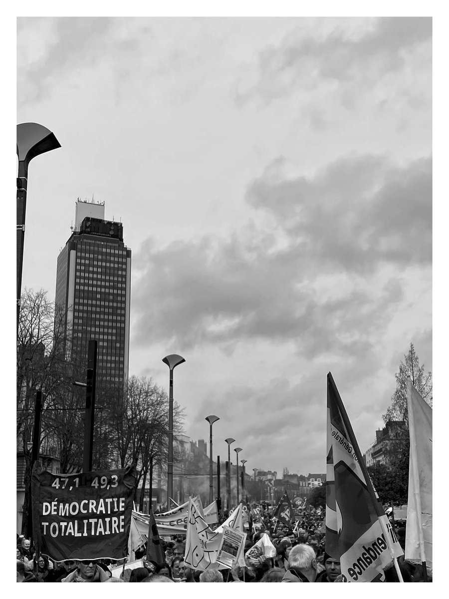 nyko87's tweet photo. #manifestation #nantes #reformedeseetraites https://t.co/0ycm4yEZEC