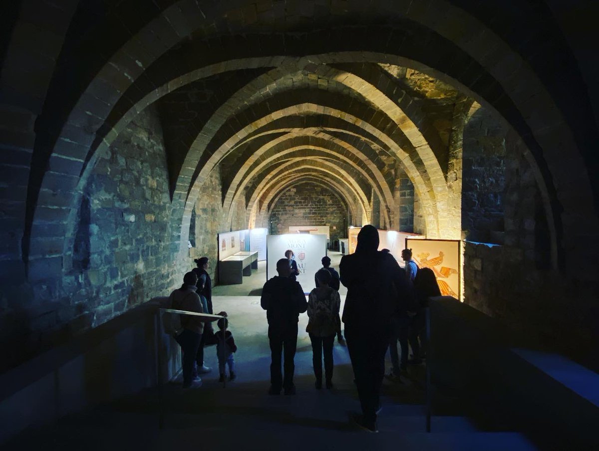 ThibaultDeLucas's tweet photo. La Historia como canal de integración social: visita hoy con @CEARnavarra del Archivo General de Navarra, institución que conserva la memoria histórica de la comunidad foral, en un antiguo palacio del siglo XII, reformado por el arquitecto español Rafael Moneo. https://t.co/aAdqjE8Dss