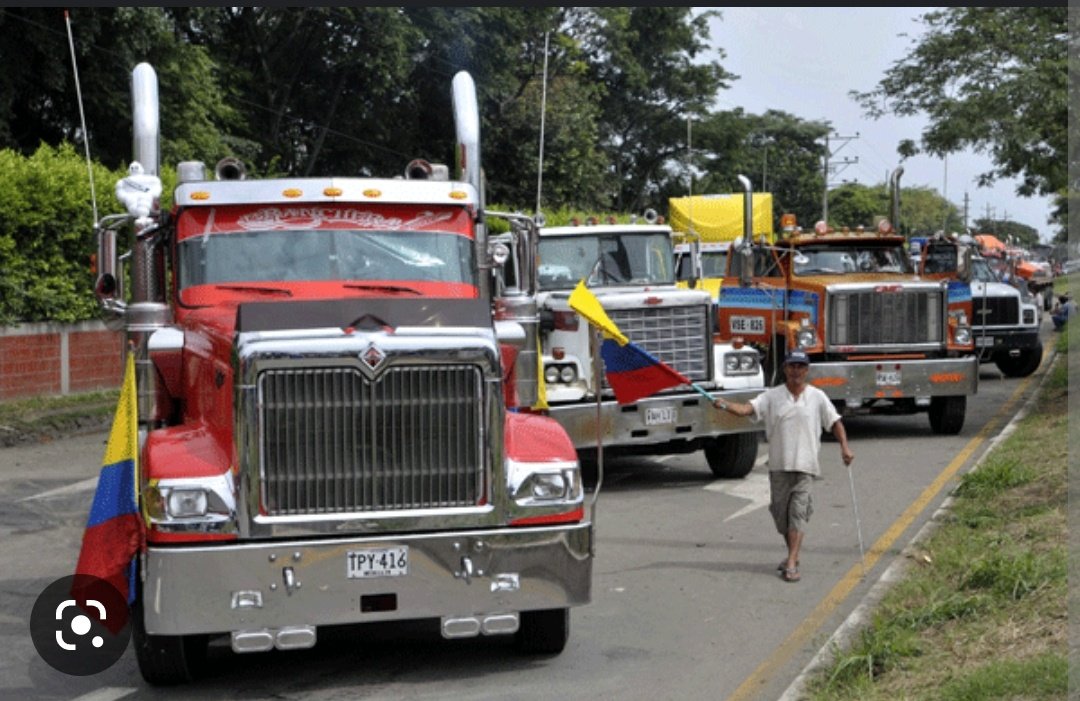 manfrip_74's tweet photo. Camioneros asesinados, extorsinados, vías bloqueadas y  en mal estado, alto costo de insumos,falta seguridad, falta todo en este país, falta de  institucionalidad 
@petrogustavo se necesita  mano dura con grupos ilegales más apoyo a FFMM
@MinistroReyes menos palabras más acciones https://t.co/DhDUh5RdPA