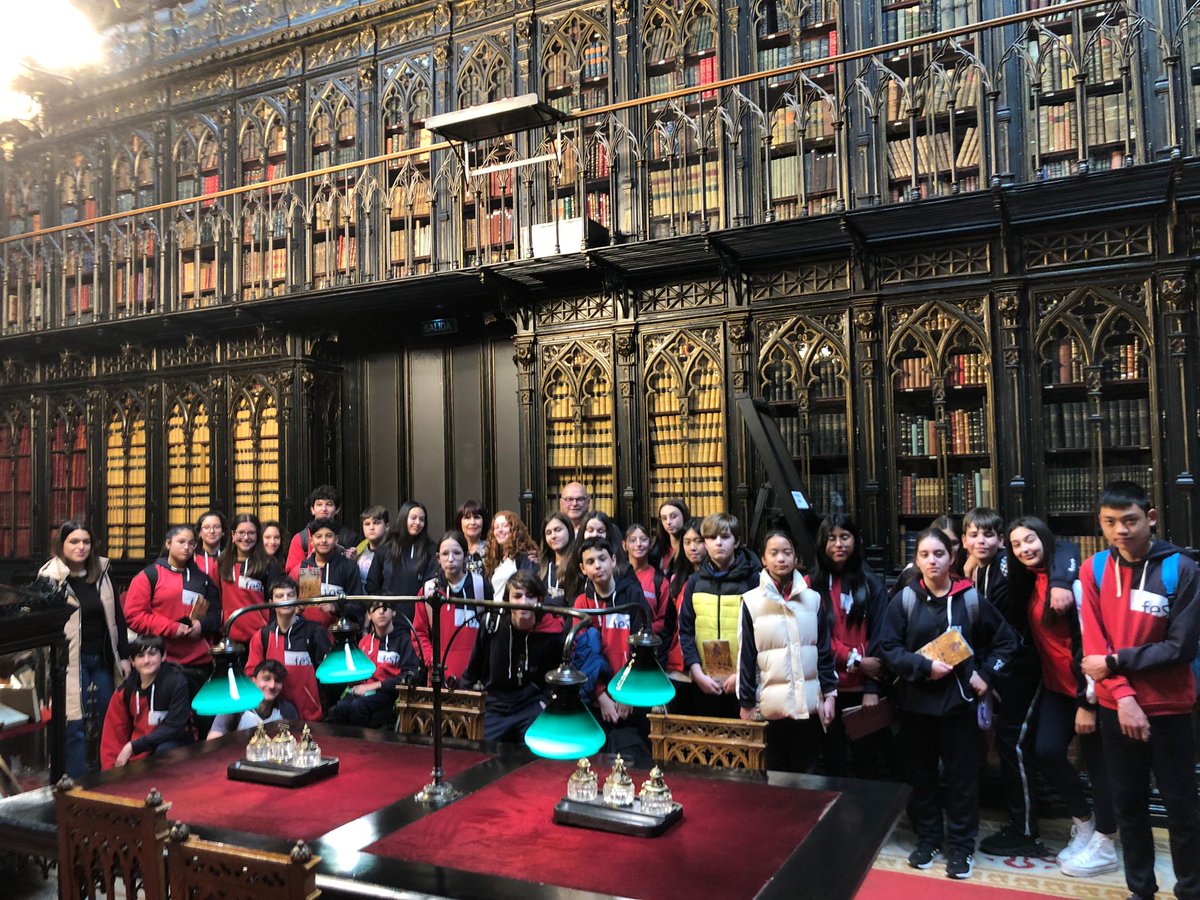 trinitariosandu's tweet photo. Intenso día el de ayer en Madrid, visitando las instituciones más importantes de la democracia. El Senado es la Cámara Alta de las Cortes Generales, órgano constitucional que representa al pueblo español. Es la cámara de representación territorial.​@Senadoesp @centrosfest https://t.co/3RD1UMWS1c