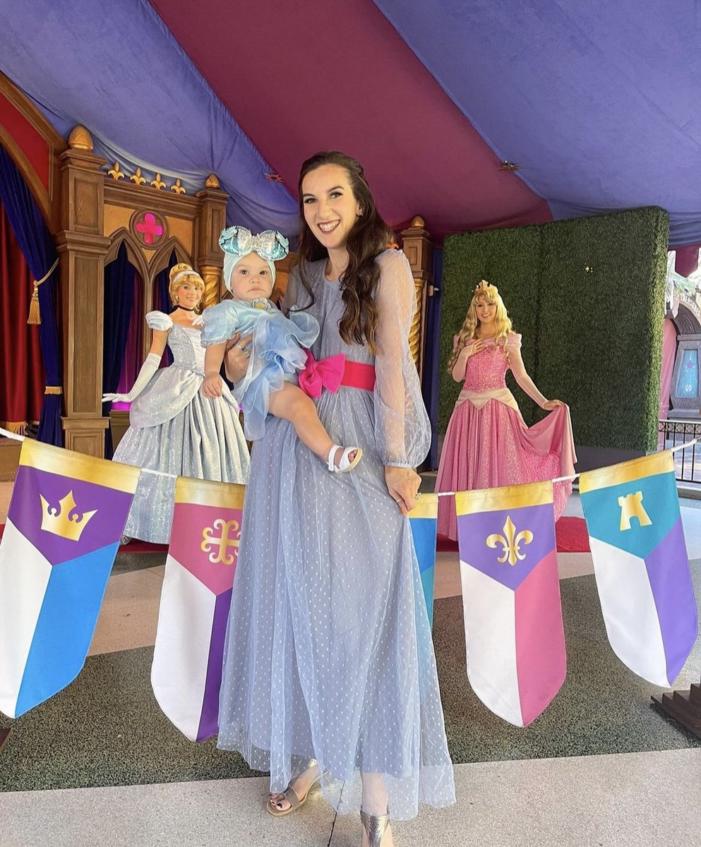thedisneybound's tweet photo. #disneyboundchallenge day 22: ...make it blue! 💙

✨ ilanatacobelle
✨ cecileofnaboo
✨ disneyplusj0
✨ katrinaofgenovia

#disneyland #disneyworld https://t.co/T8zBj2ATiO