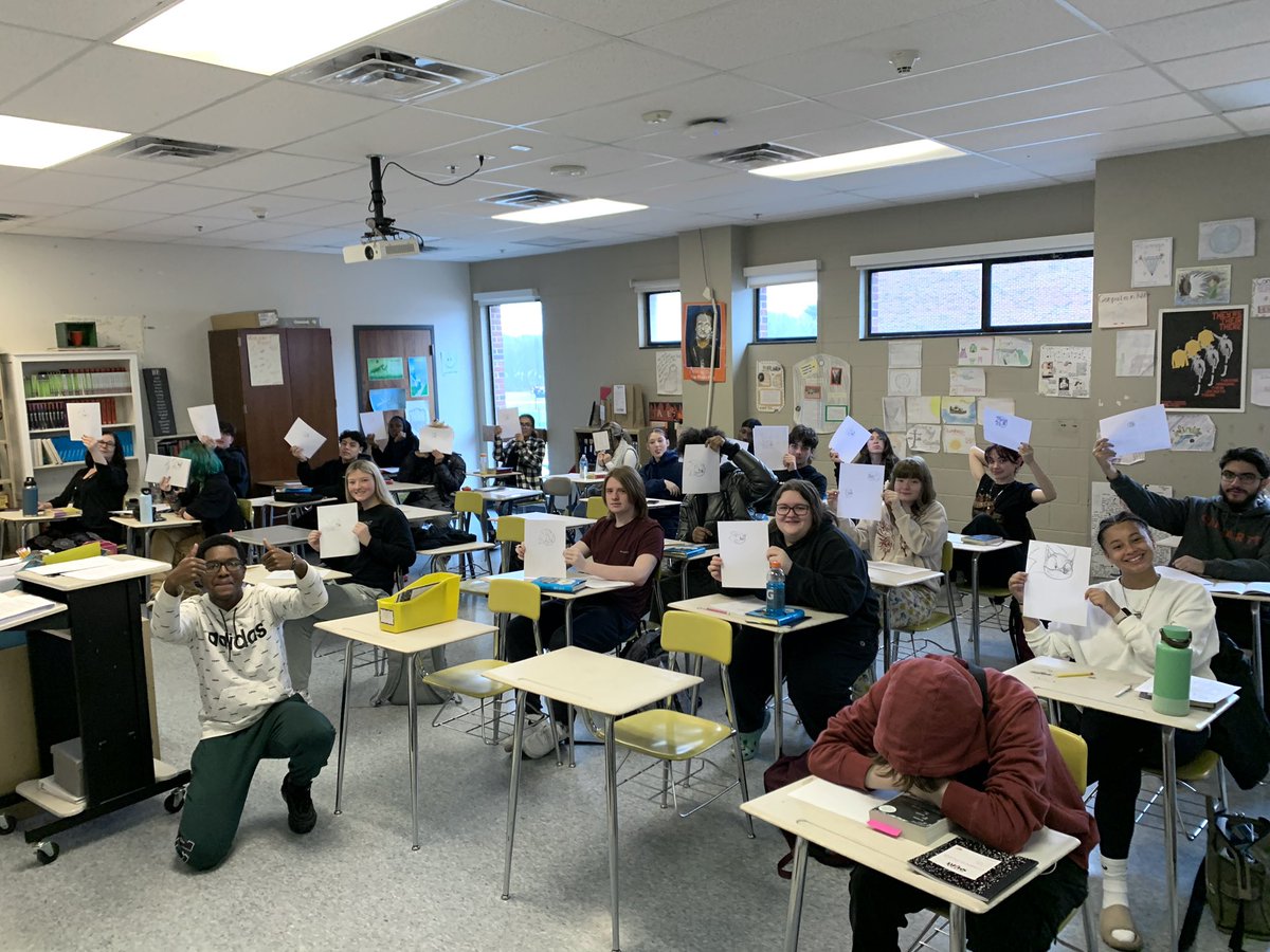 MrsSilveira's tweet photo. Thanks, Ritch, for today’s art lesson! #studenttaughtlessons #sonic @Taunton_Schools @TauntonHS https://t.co/MsxToydMZ0