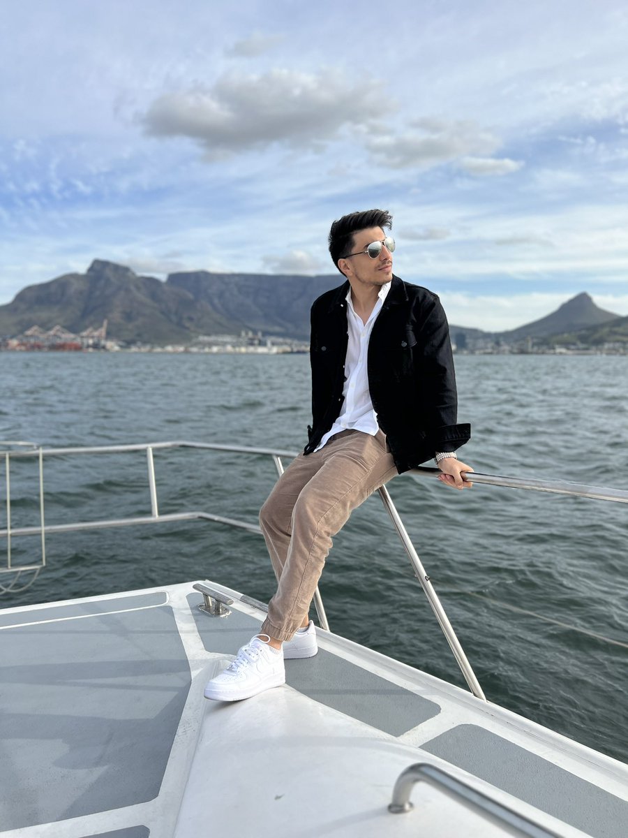 YanSolo_SA's tweet photo. Touch down in the mother city for a few days then straight back to Jozi. If you are around stop by and come say hi ❤️ https://t.co/JJ0VLZ2MSp