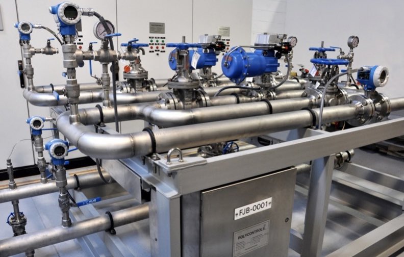 Full size test facility 👀
 
At e offer you the opportunity to test your gas mixing and distribution systems in one of our four dedicated facilities. Our UL, ISO9001, AS9100, ISO/IEC 17025 and Controlled Goods accredited facilities accommodate small and large projects.