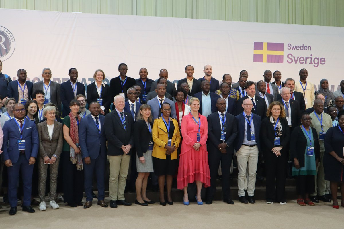 20 years of research cooperation with Rwanda!

Here they are; Minister, ambassadors, former and current Vice-Chancellors from <a href="/Uni_Rwanda/">University of Rwanda</a> and Sweden, delegates, researchers, staff, partners and friends! 

We are so happy to celebrate and discuss future collaborations with you!