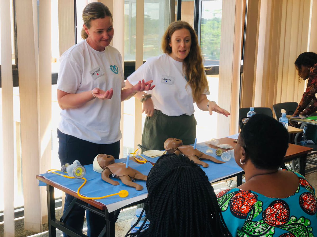 It was a 2 days training at Specialised Women's Hospital Mulago.
Resuscitation and respect are key in Maternal and child health. HEER for midwives with midwives.