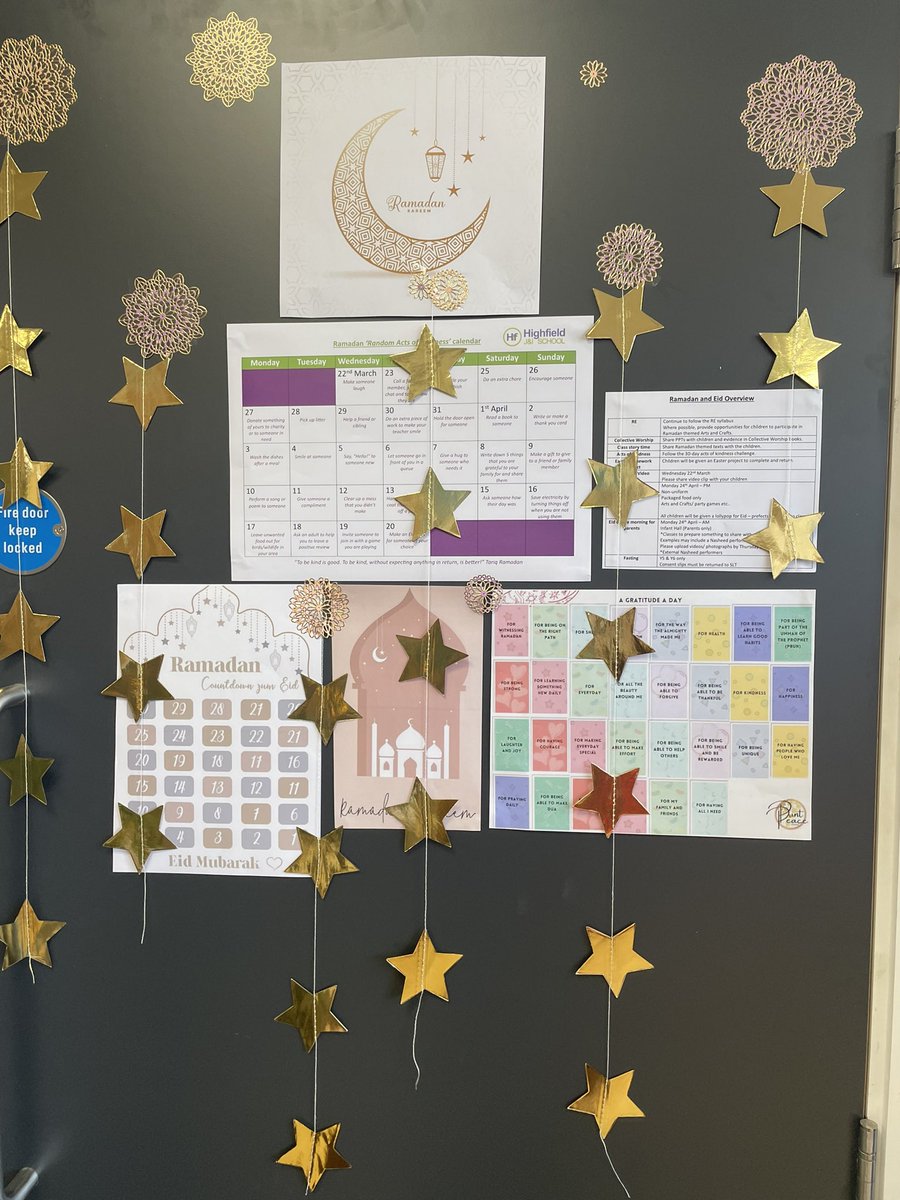 knaknakna222's tweet photo. RMP @hifieldji are ready for the month of Ramadan. ✨ This morning we created special cards for our families. #PACTShare #Ramadan2023 #RamadanKareem 🌙 https://t.co/pLYkP6hnDd
