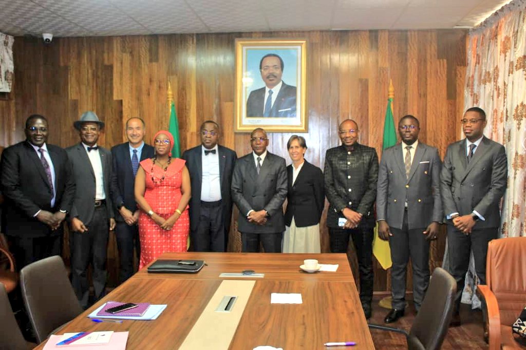 ismaelteta's tweet photo. @HelenKellerIntl Board of Trustees visit #Cameroon

Today, a delegation led by the CEO and President Kathy Spahn met with @MinsanteCMR @DrManaouda to discuss the organisation's contribution to
#BeatNTDs, support #VitaminA Supplementation &amp; #eyecare in country. https://t.co/HlxYM0jUpD