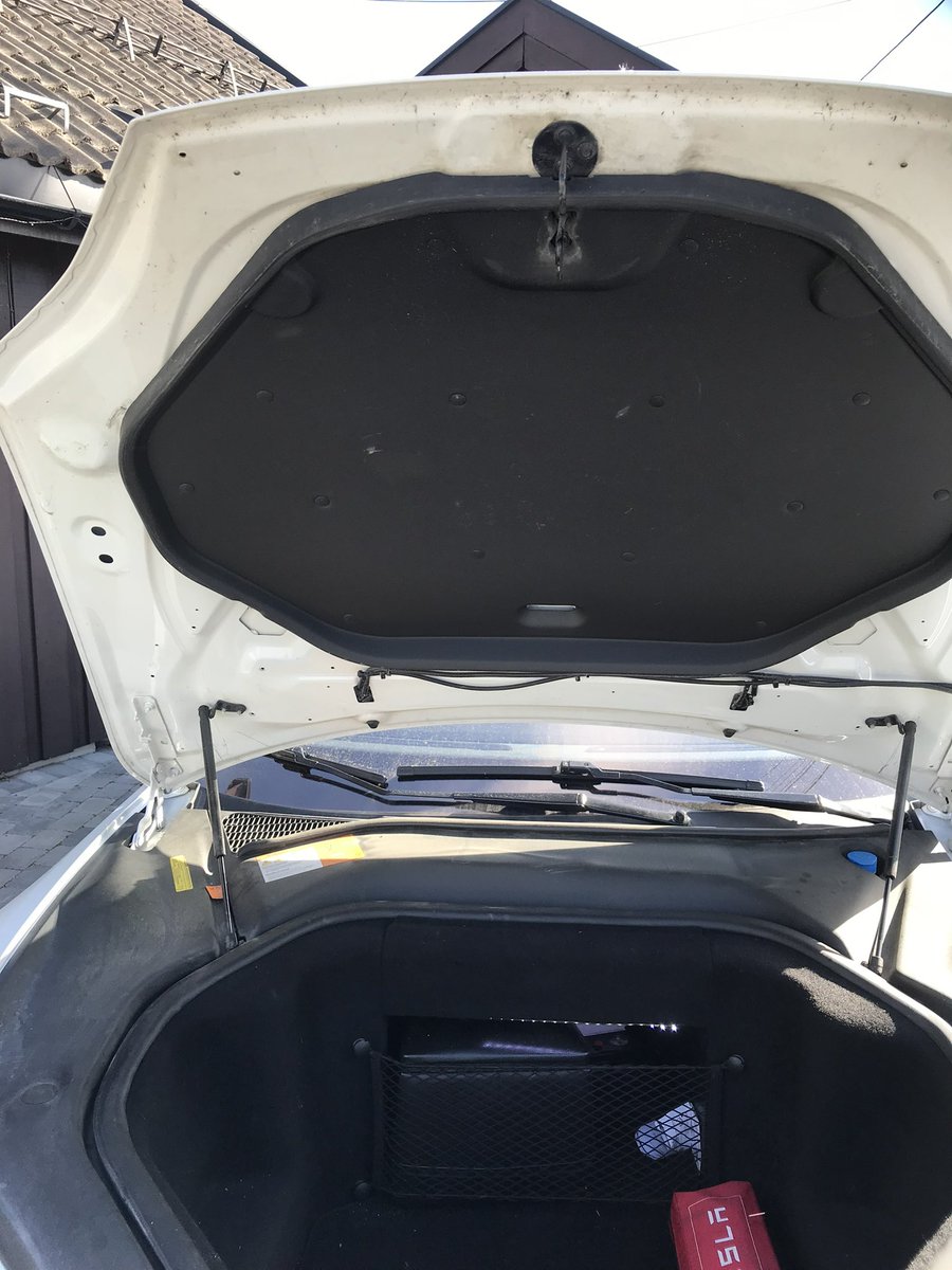 VigdisHA's tweet photo. @TeslaClubAT Washer fluid, first aid kit and compressor for tires, and tow eye. But during vacation with the car, a good portion of the following .. (check picture) #classictesla #rwd https://t.co/ZjNSO7UkUv