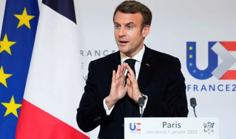 PeyamakurdKrd's tweet photo. Macron: Ez ji rewşê ne kêfxweş im

https://t.co/JbOxlO2E3S

#Fransa #Macron #zagon #hikûmet #parlamento #twitterkurds https://t.co/GJUOROyqHH