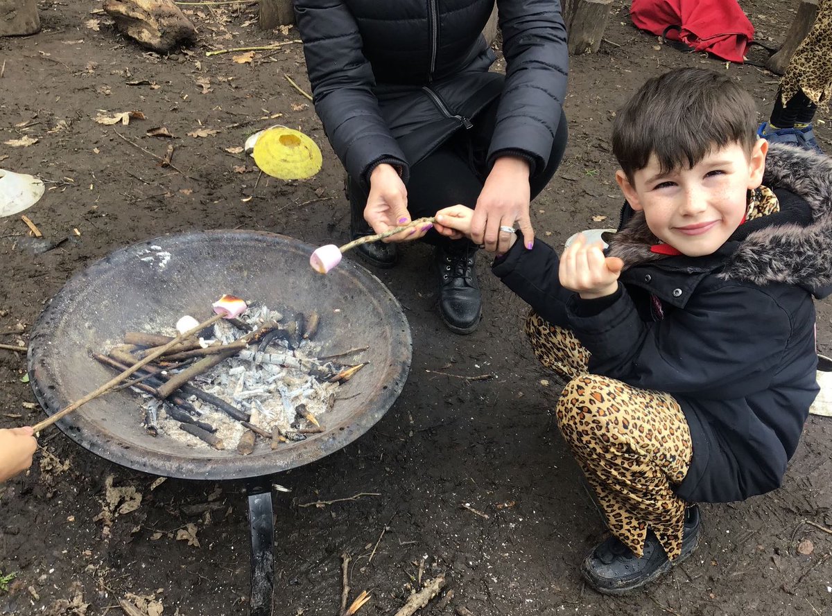 3YorkeMead's tweet photo. Roasted marshmallows😍😍 #StoneAgeDay https://t.co/pOW2t54D3R