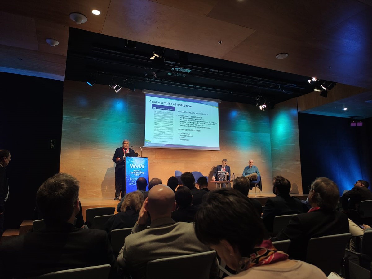ISMrevistaMar's tweet photo. Hoy el tema central de la ponencia de #Sinaval dentro de la #WMW ha sido" Tecnología para la #descarbonización desde la perspectiva de los buques"🛳️🚢
Empresas 🇪🇸 han presentado sus proyectos sobre #aerogeneradores. https://t.co/sZyOTJ3GEN