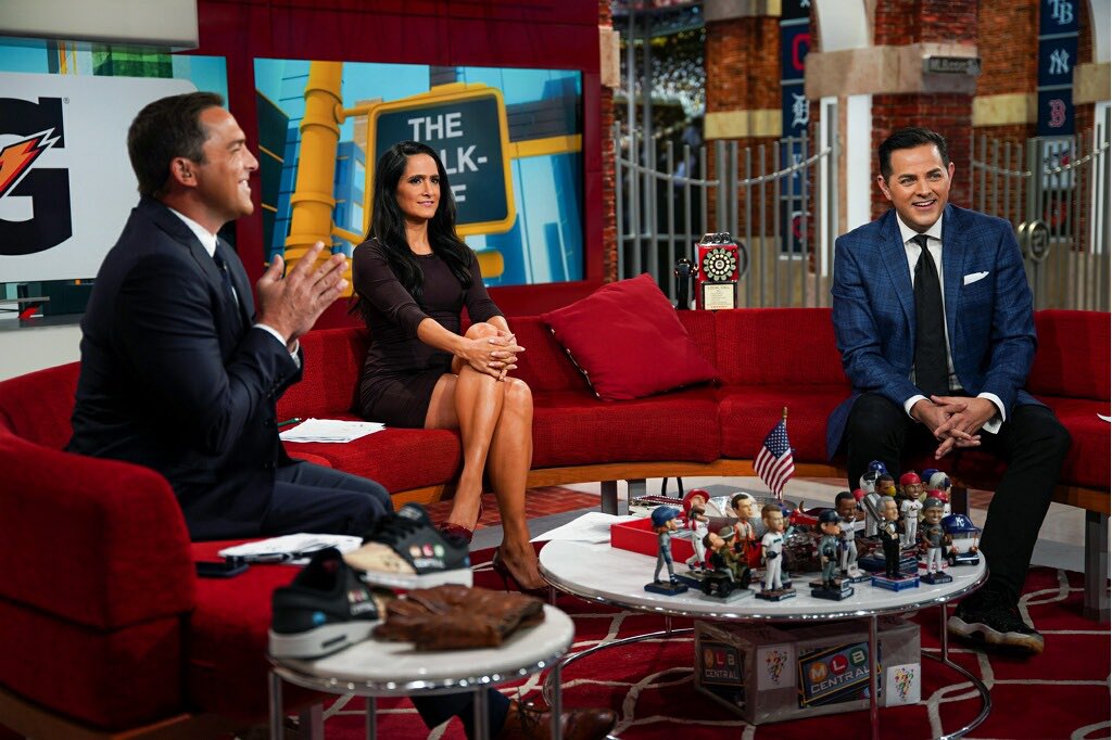 RoFlo's tweet photo. Exactly one week and 30 minutes from now, #MLBCentral returns!!

9am eastern @MLBNetwork 

@LaurenShehadi | @markdero7 

#OpeningDay https://t.co/S1SHNyIPwp