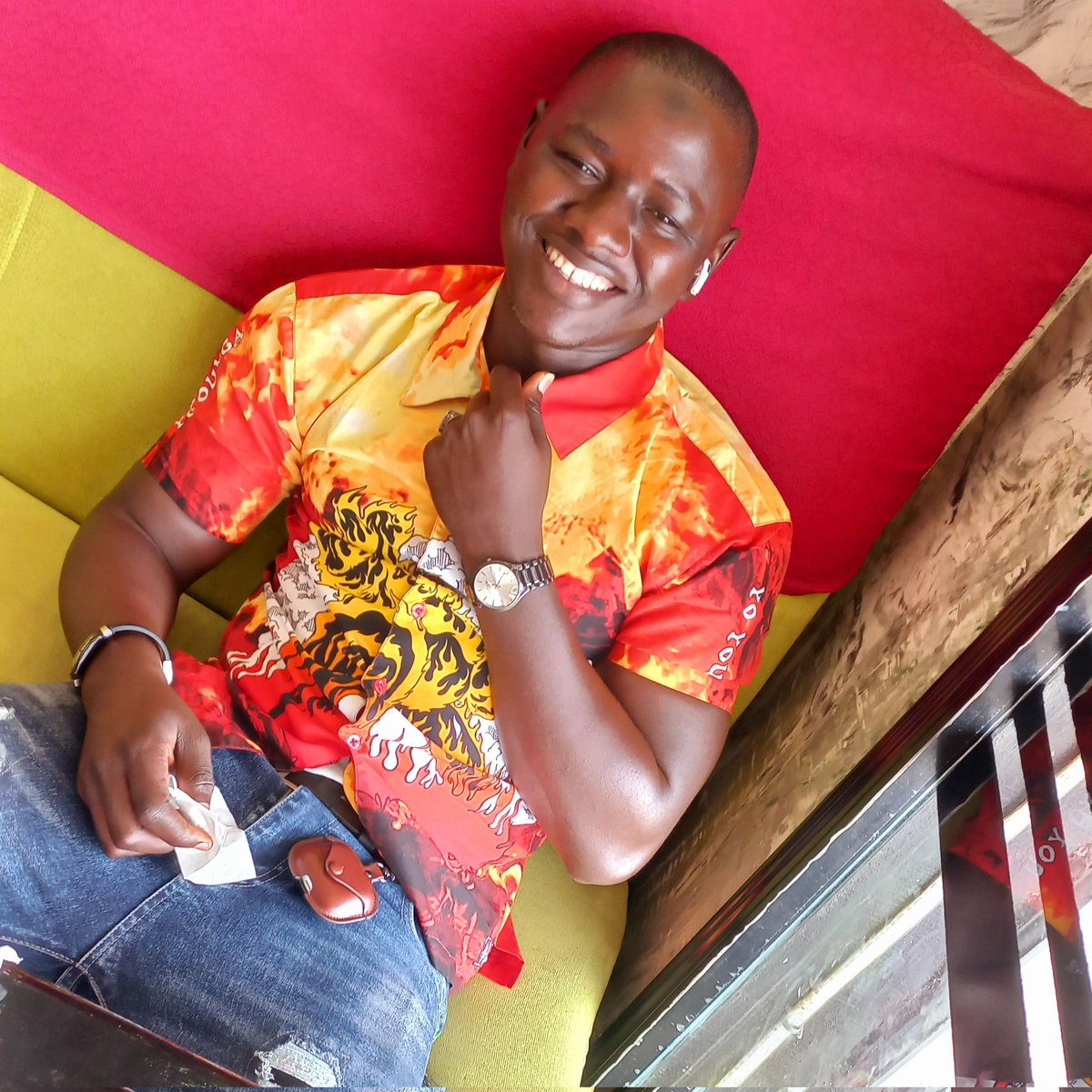 Quand tu comprend que Dieu 
n'est jamais en retard. Tu attend différemment !!!
#NouvellePhotoDeProfil