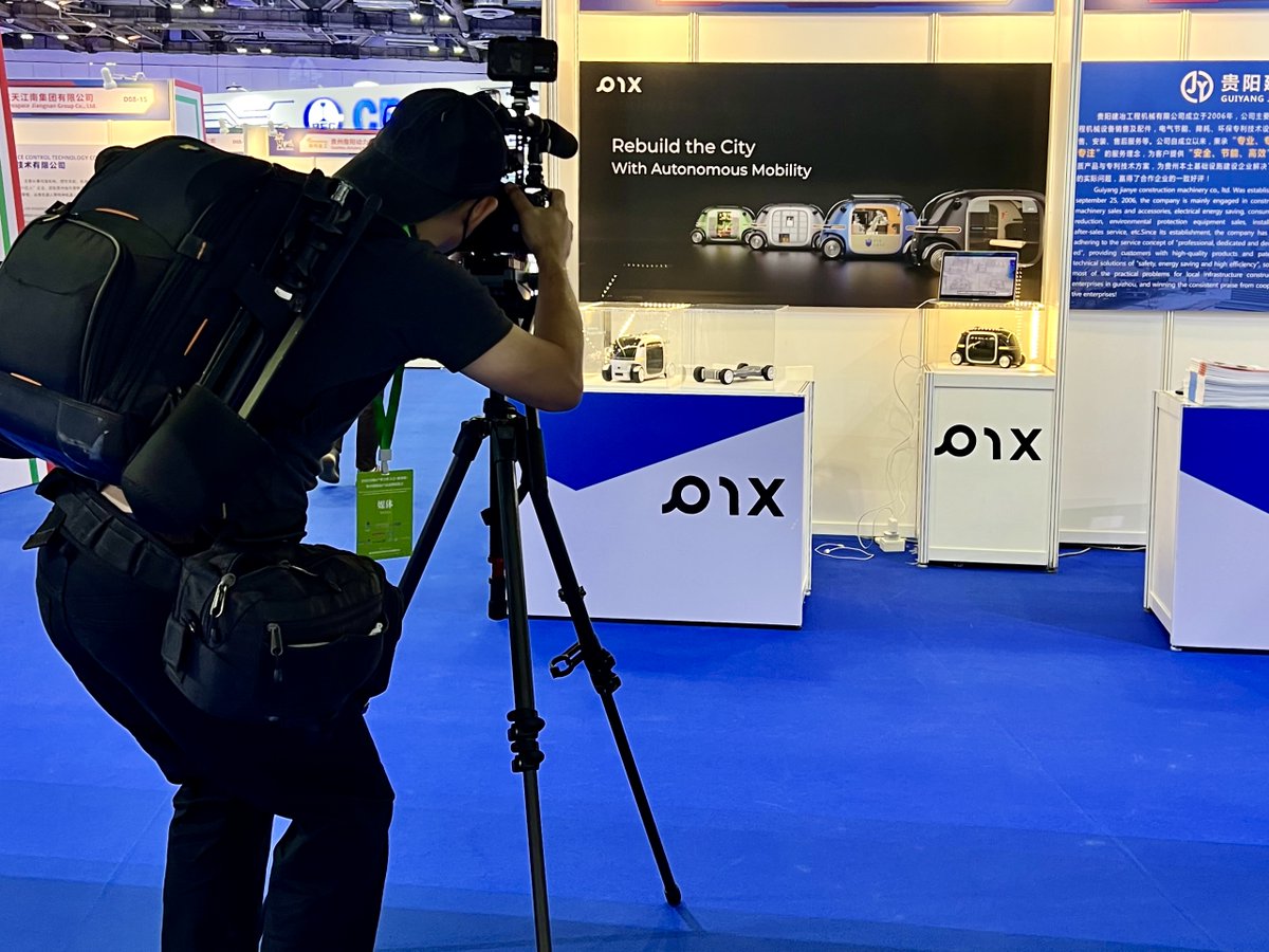 thepixmoving's tweet photo. #PIXMoving at Singapore Chinese Chamber of Commerce &amp; Industry: China's Machinery &amp; Electronics Show in Singapore 2023. Having the opportunity to introduce Singapore to our #MovingSpace and chassis is an excellent experience for us, especially having Mr Yang visit our booth. https://t.co/YtxJ0jCX1Y
