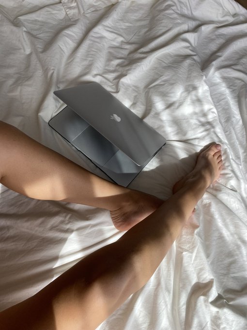 3 pic. Porn is an art. Don&rsquo;t care what u say. https://t.co/4jHEbzCuw2