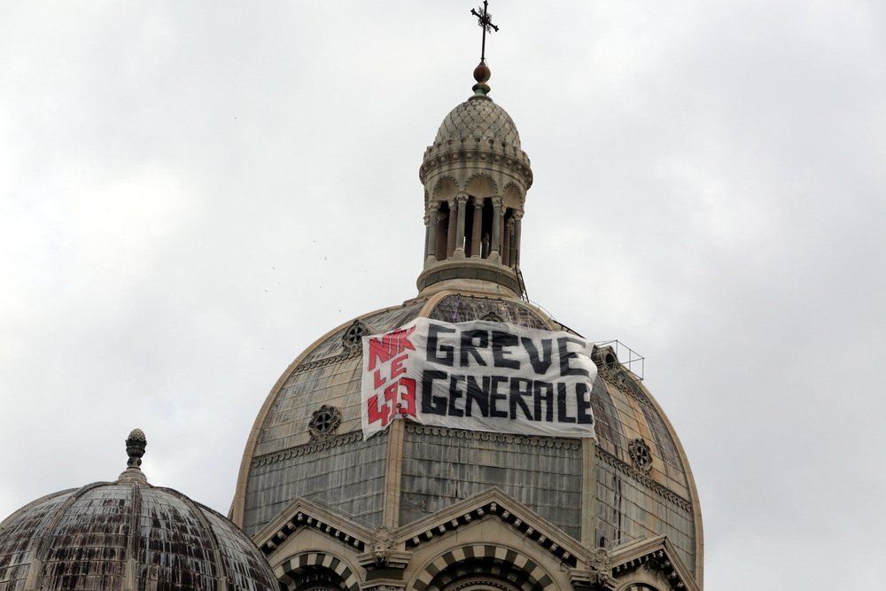 DialogueRCF's tweet photo. 16 000 manifestants à #marseille contre la #ReformeDesRetraites selon la police 
280 000 selon l'intersyndicale
Photo @Poulainrobert https://t.co/7JsUevaMDx