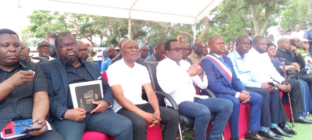 flory_mbadu's tweet photo. Kongo Central : Lancement officiel du PDL 145 territoires à Seke-banza par Son Excellence Monsieur le Gouverneur Dr Guy BANDU NDUNGIDI, représentant personnel du Chef de l'Etat en province https://t.co/K8OjQhYS1t