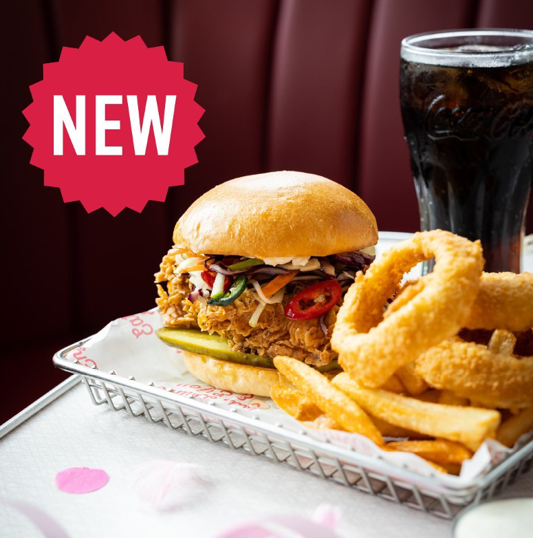 ClarehallP's tweet photo. INTRODUCING our limited edition HOT HONEY CHICK MEAL 🍯🐣

Southern Fried Chicken fillet tossed in hot honey chilli sauce, topped with crunchy cabbage &amp; apple slaw, pickle &amp; mayo.

Served in a basket with rocket rings, fries, garlic sauce &amp; a regular soda. 🚀

#eddierockets https://t.co/T6q1a4EcnL