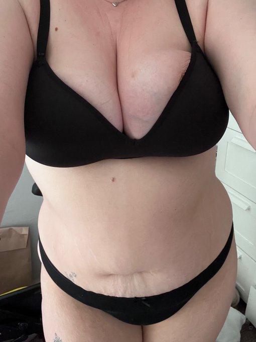 come play baby https://t.co/cWwkd9D0Id