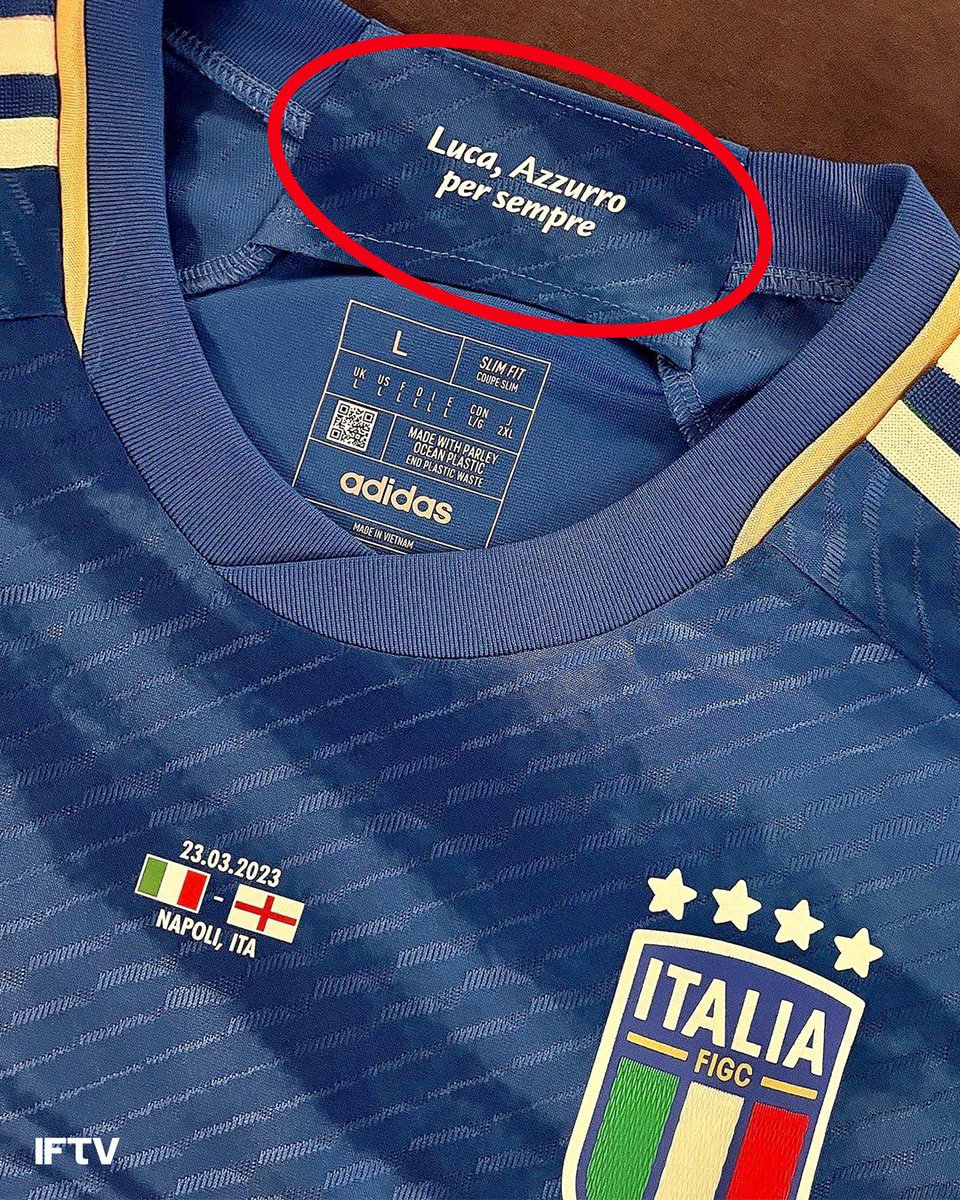 Italy will play their first match without Vialli on their side 🙏

They decided to include a special message for him inside tonight’s jersey:

“Luca, forever an Azzurro” 💙

📸 Sky Italia