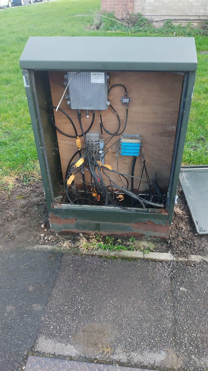 AngelaLeech's tweet photo. @virginmedia Perhaps this has something to do with it!! https://t.co/lU10m9Sjt3