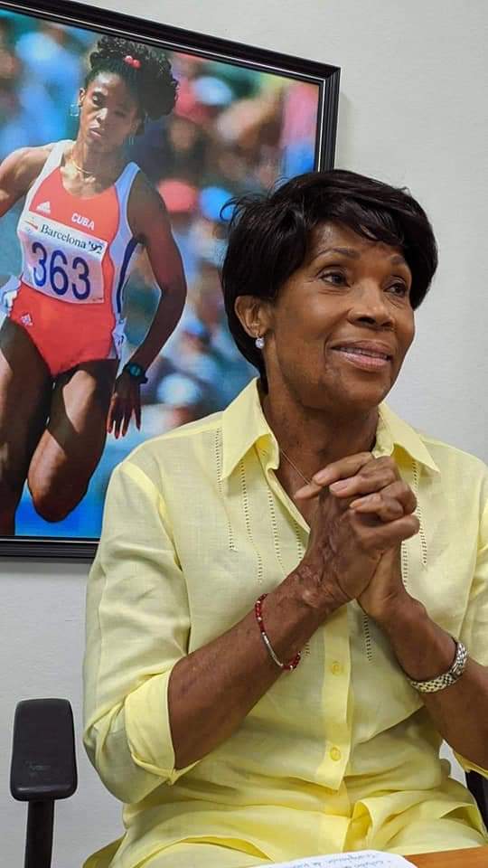 Hoy cumple años una mujer excepcional. Larga vida para Ana Fidelia a quien los cubanos amamos entrañablemente. 
#Cuba 🇨🇺 
#MujeresEnRevolución